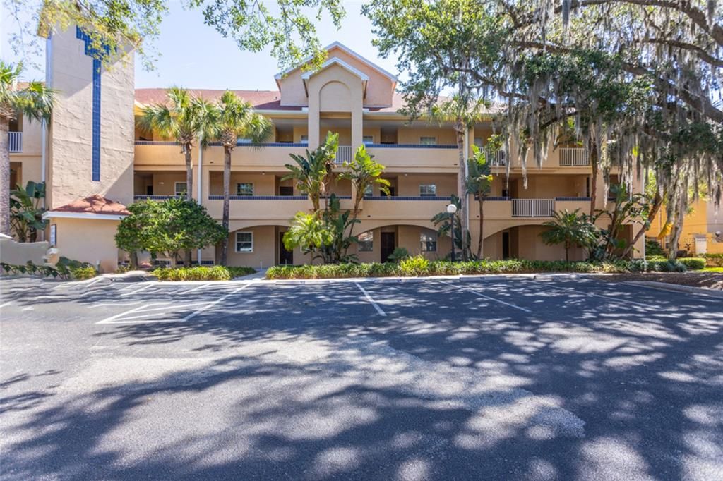 Activo con contrato: $210,000 (2 camas, 2 baños, 1020 Pies cuadrados)