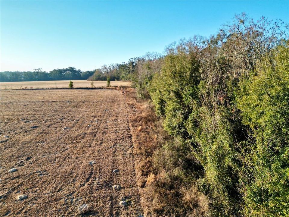 На продажу: $1,575,000 (12.60 acres)