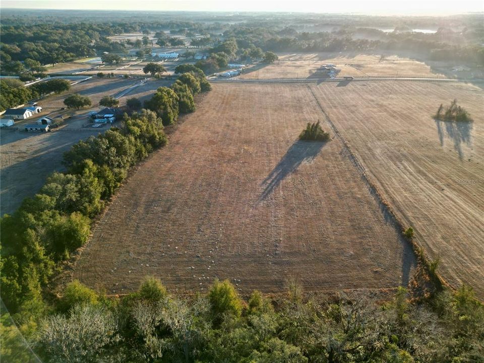 На продажу: $1,575,000 (12.60 acres)