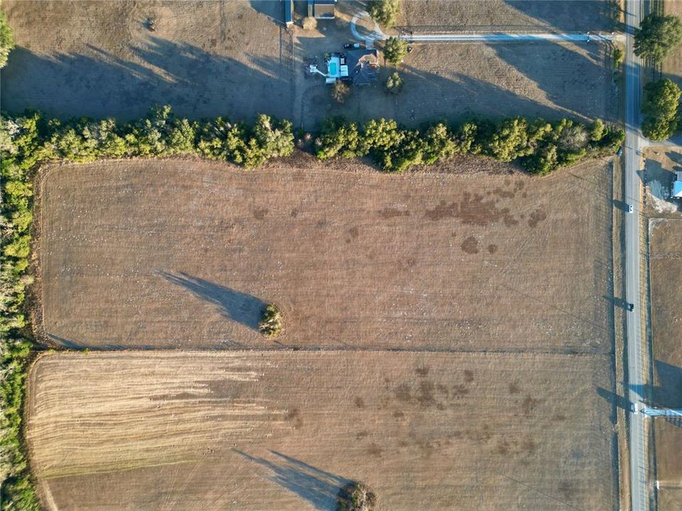На продажу: $1,575,000 (12.60 acres)