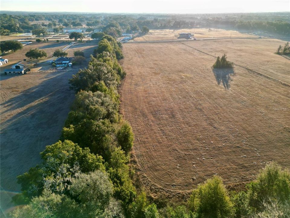 На продажу: $1,575,000 (12.60 acres)