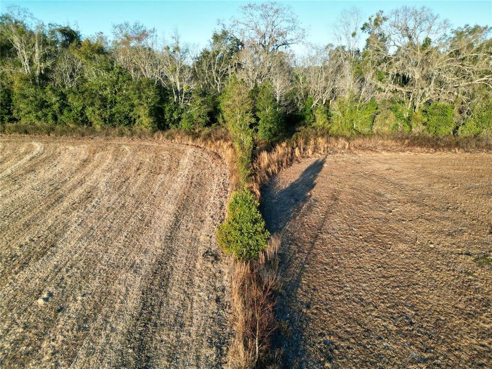 На продажу: $1,575,000 (12.60 acres)