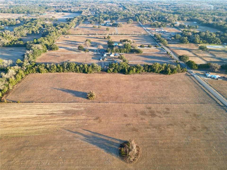 На продажу: $1,575,000 (12.60 acres)