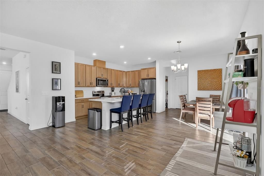 En Venta: $619,000 (4 camas, 2 baños, 2783 Pies cuadrados)