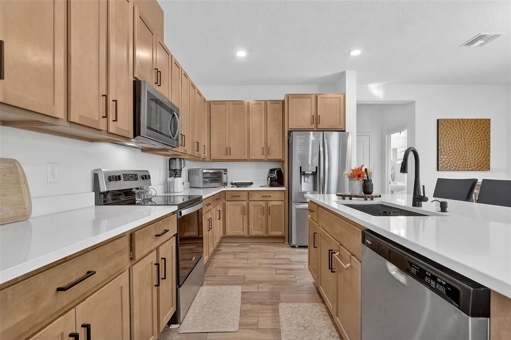 En Venta: $619,000 (4 camas, 2 baños, 2783 Pies cuadrados)