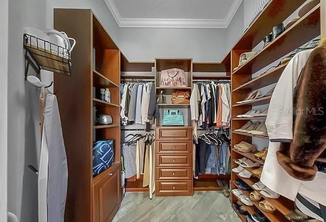 Под контрактом: $1,395,000 (4 спален, 3 ванн, 3061 Квадратных фут)