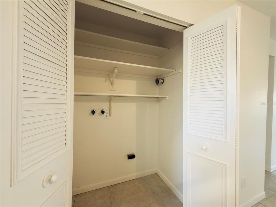На продажу: $165,500 (2 спален, 2 ванн, 967 Квадратных фут)
