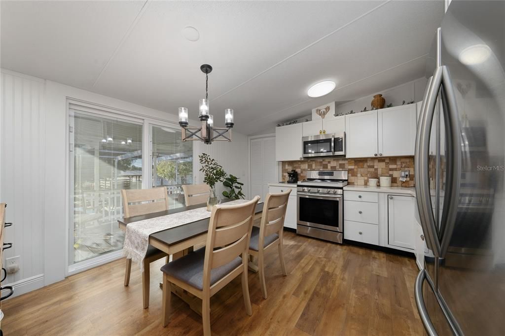 На продажу: $489,000 (4 спален, 3 ванн, 1188 Квадратных фут)