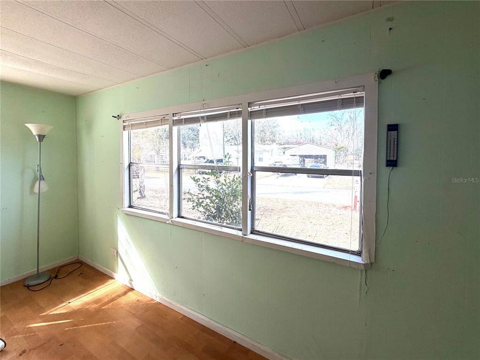 На продажу: $137,000 (3 спален, 2 ванн, 1152 Квадратных фут)