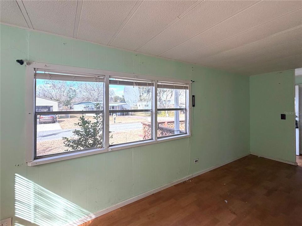 На продажу: $137,000 (3 спален, 2 ванн, 1152 Квадратных фут)