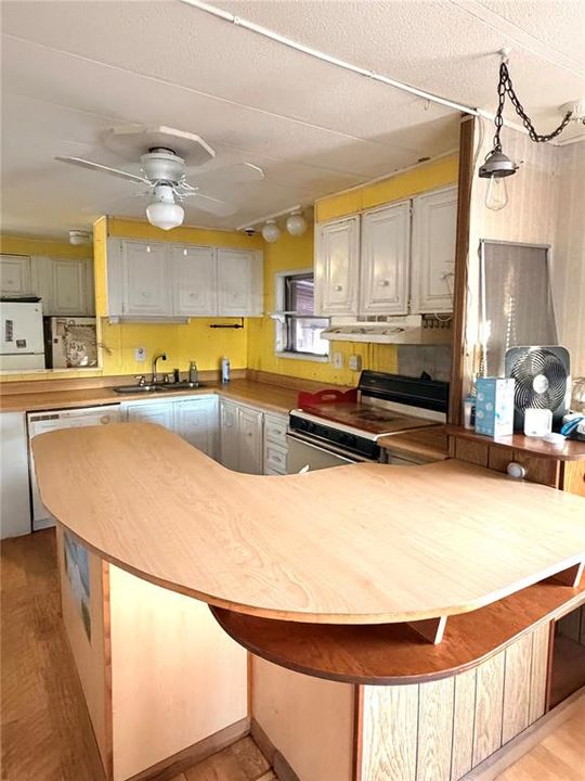 На продажу: $137,000 (3 спален, 2 ванн, 1152 Квадратных фут)