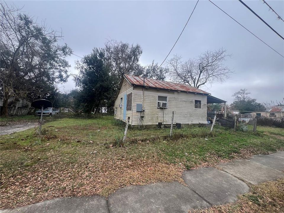 Vendido Recientemente: $50,000 (1 camas, 1 baños, 575 Pies cuadrados)