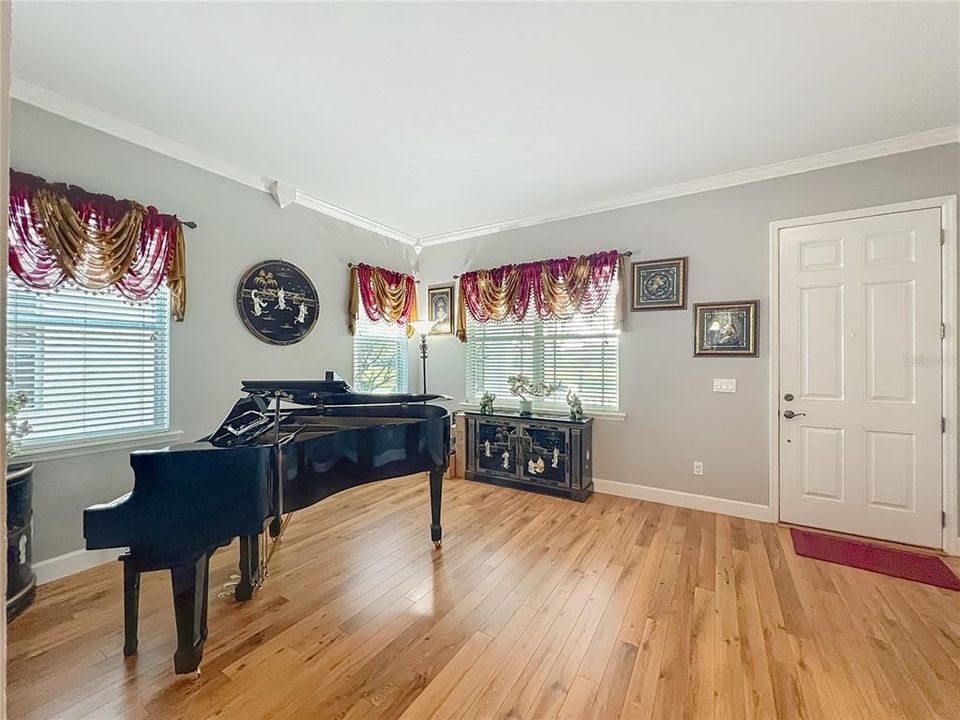 Activo con contrato: $649,000 (4 camas, 4 baños, 2847 Pies cuadrados)