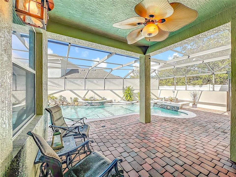 Activo con contrato: $649,000 (4 camas, 4 baños, 2847 Pies cuadrados)