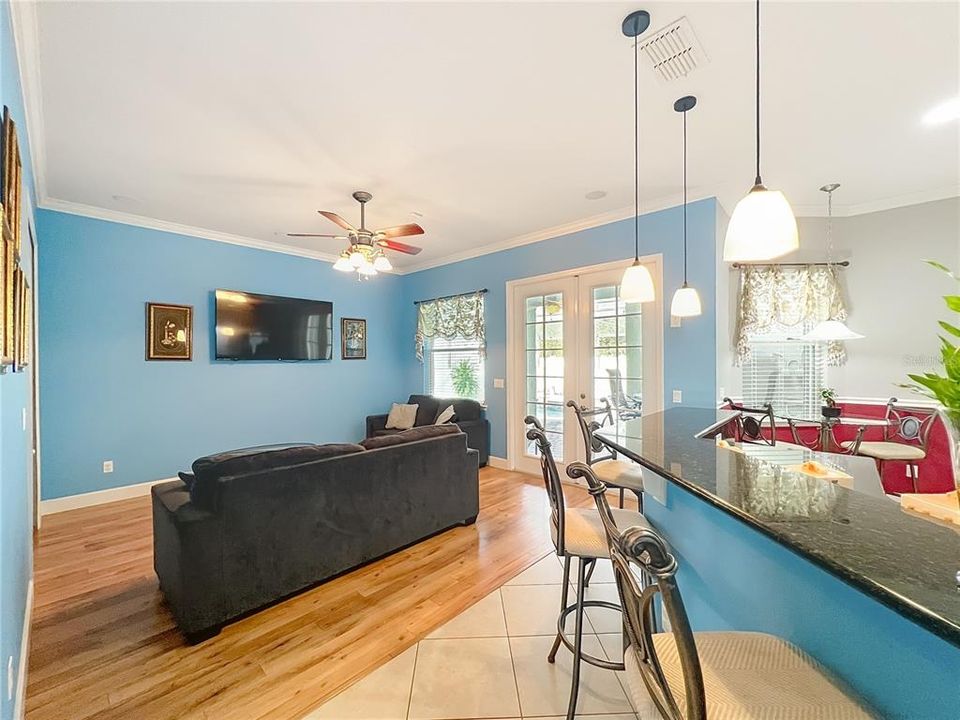 Activo con contrato: $649,000 (4 camas, 4 baños, 2847 Pies cuadrados)