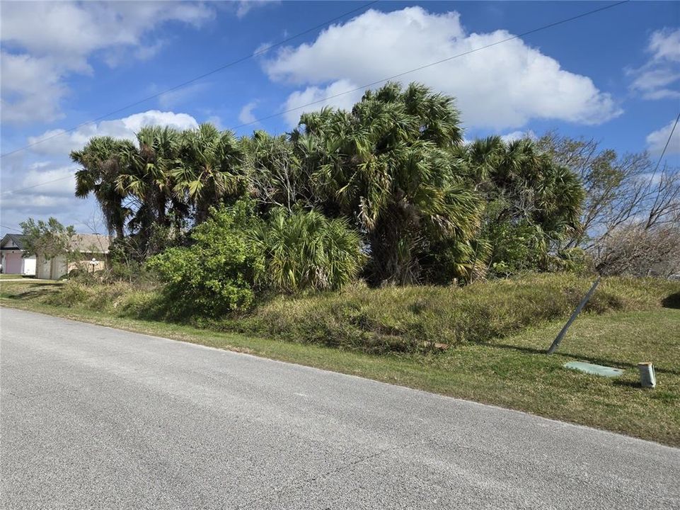 En Venta: $244,000 (0.23 acres)