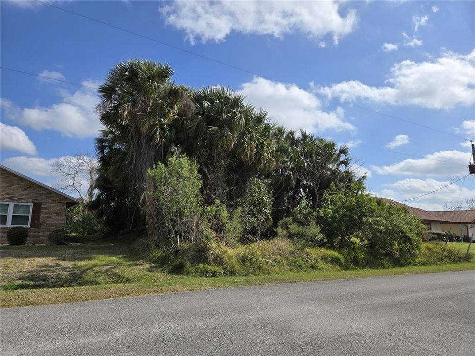 En Venta: $244,000 (0.23 acres)