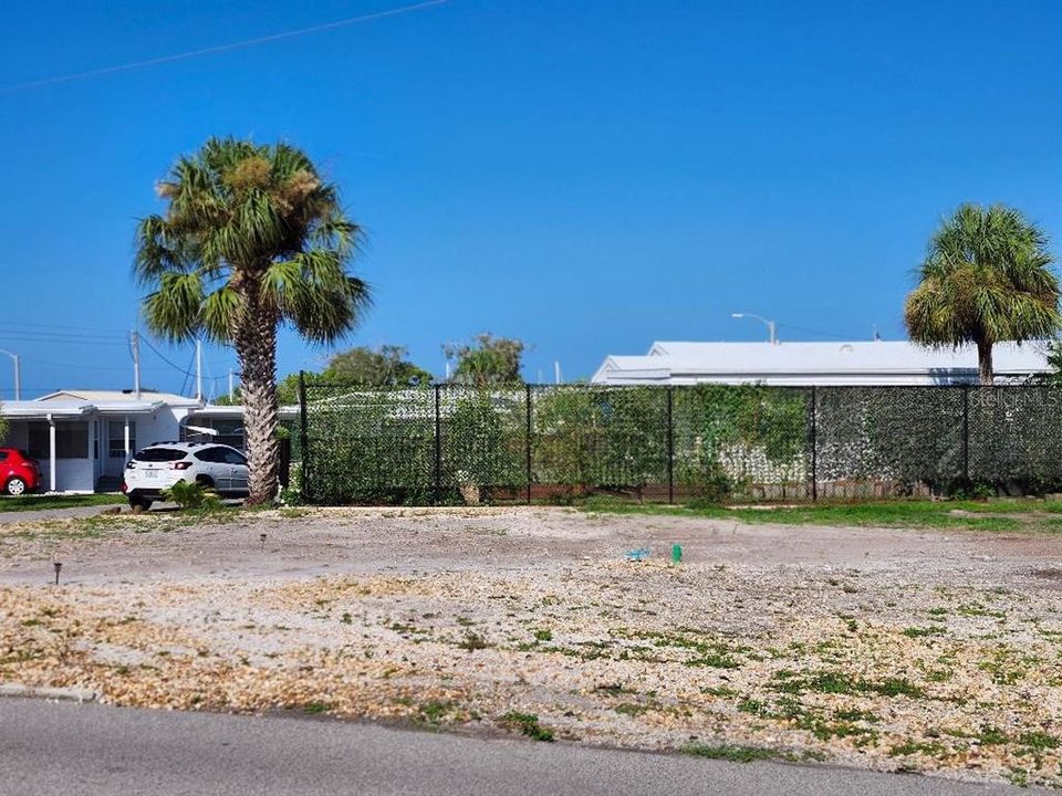 En Venta: $89,000 (0.08 acres)