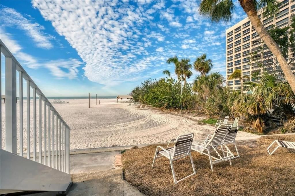 For Rent: $17,000 (2 beds, 2 baths, 1008 Square Feet)