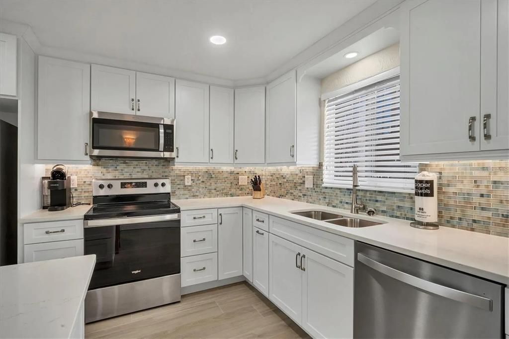 For Rent: $17,000 (2 beds, 2 baths, 1008 Square Feet)
