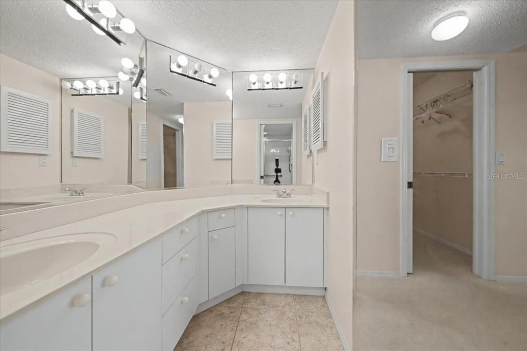 For Sale: $435,000 (3 beds, 2 baths, 1866 Square Feet)