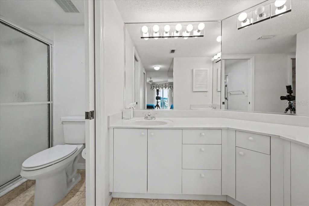 For Sale: $435,000 (3 beds, 2 baths, 1866 Square Feet)