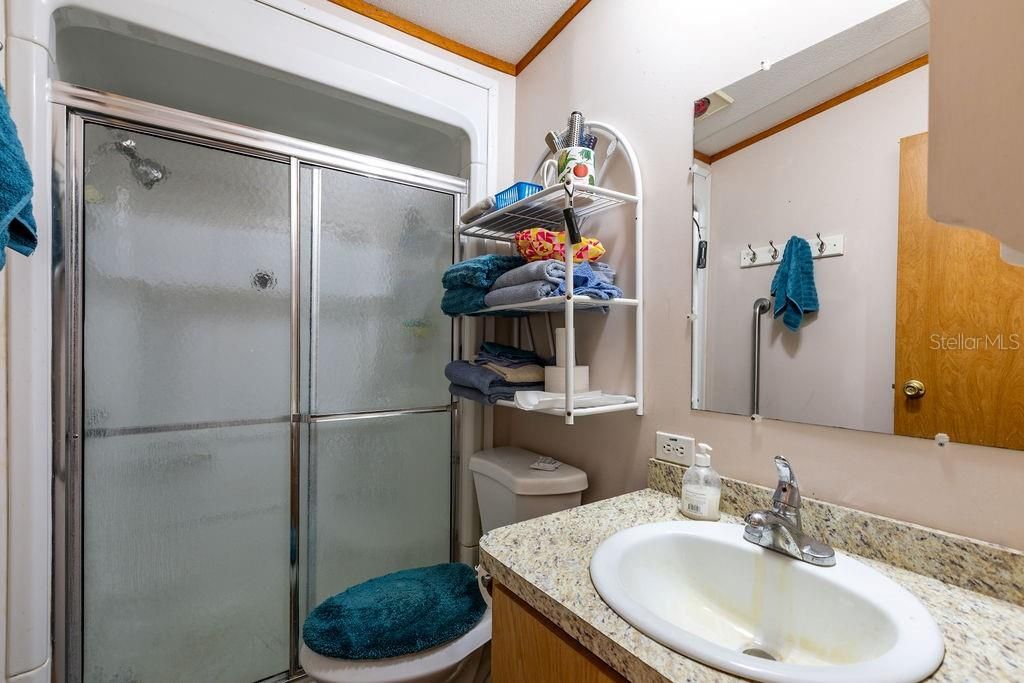 For Sale: $200,000 (3 beds, 2 baths, 1344 Square Feet)
