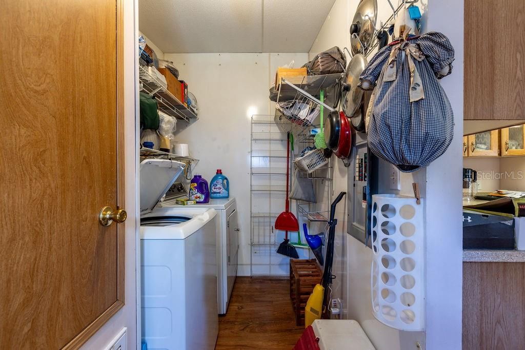 For Sale: $200,000 (3 beds, 2 baths, 1344 Square Feet)