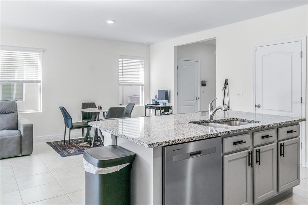 For Rent: $2,400 (5 beds, 3 baths, 2447 Square Feet)
