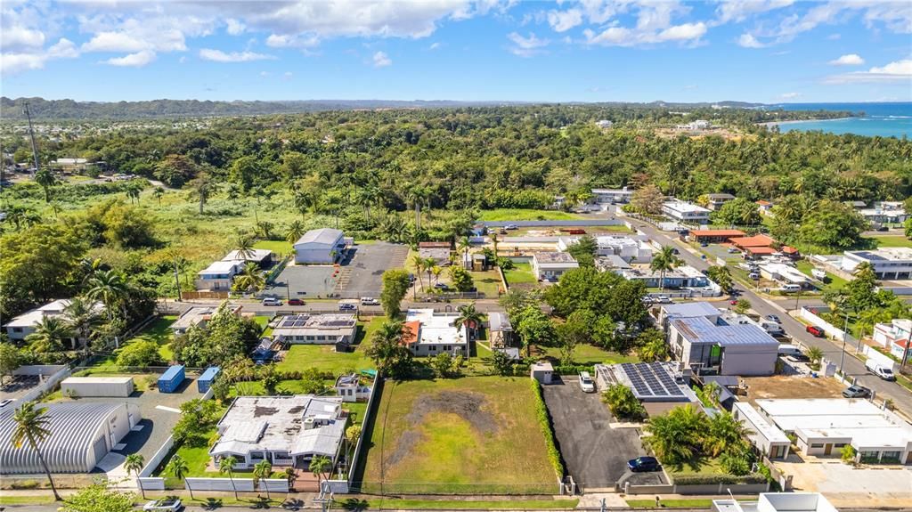 На продажу: $910,000 (0.25 acres)
