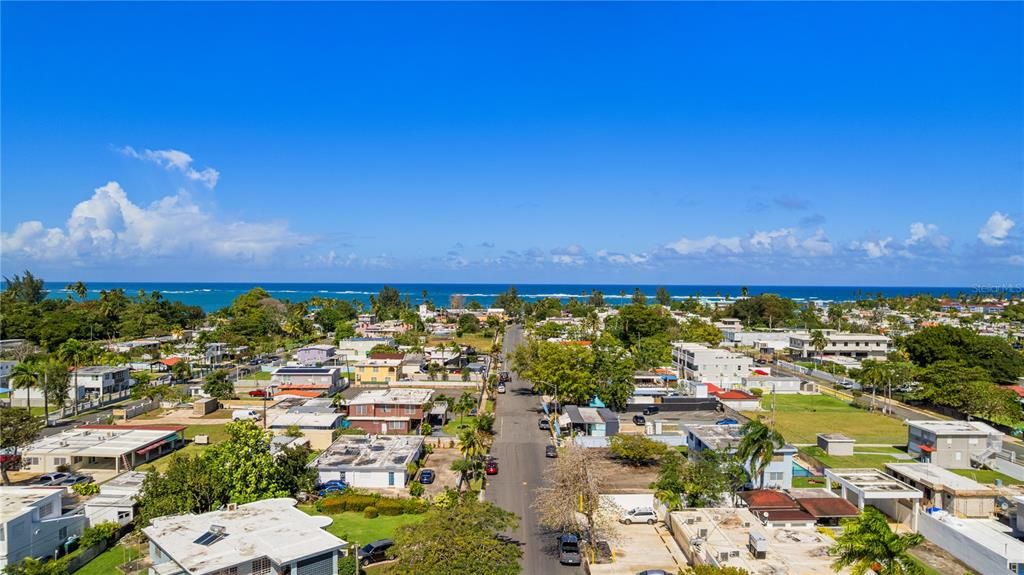 На продажу: $910,000 (0.25 acres)