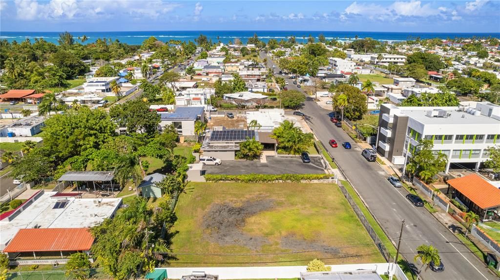 На продажу: $910,000 (0.25 acres)