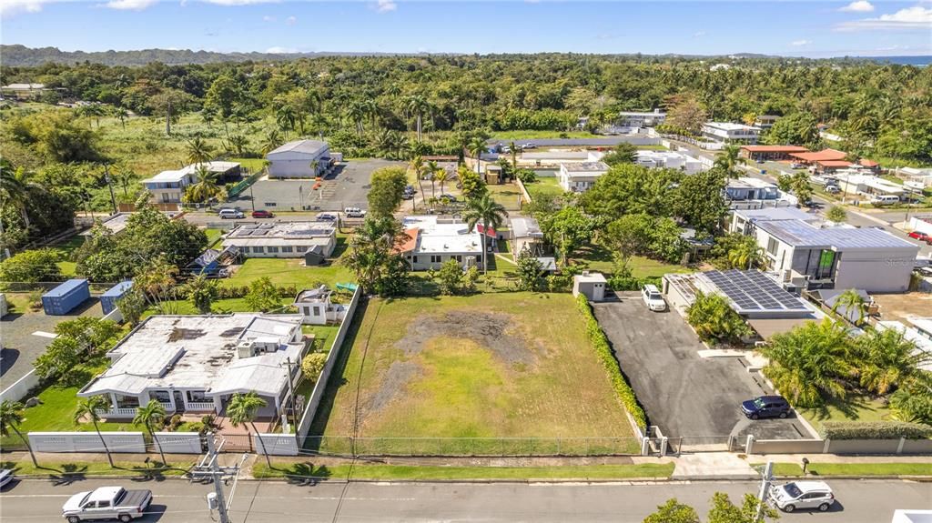 На продажу: $910,000 (0.25 acres)