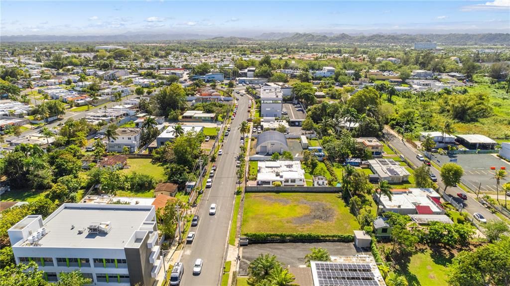 На продажу: $910,000 (0.25 acres)