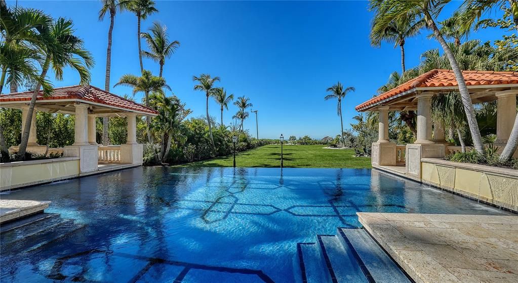 En Venta: $18,000,000 (6 camas, 7 baños, 7438 Pies cuadrados)