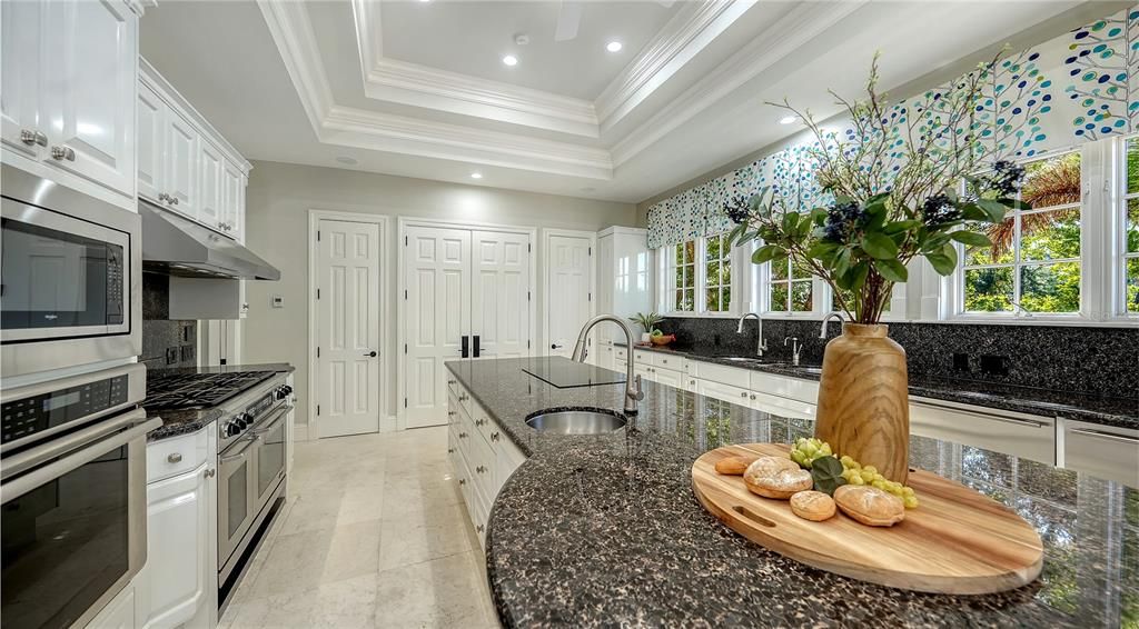 En Venta: $18,000,000 (6 camas, 7 baños, 7438 Pies cuadrados)