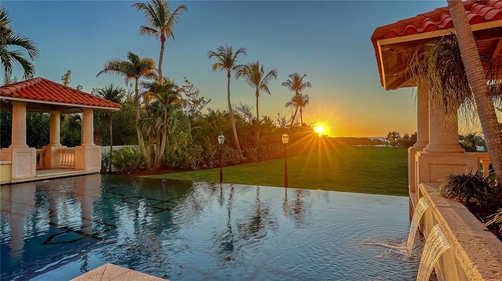 En Venta: $18,000,000 (6 camas, 7 baños, 7438 Pies cuadrados)