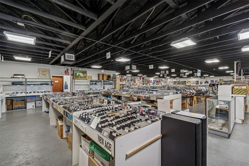 На продажу: $1,750,000 (0 спален, 0 ванн, 6400 Квадратных фут)