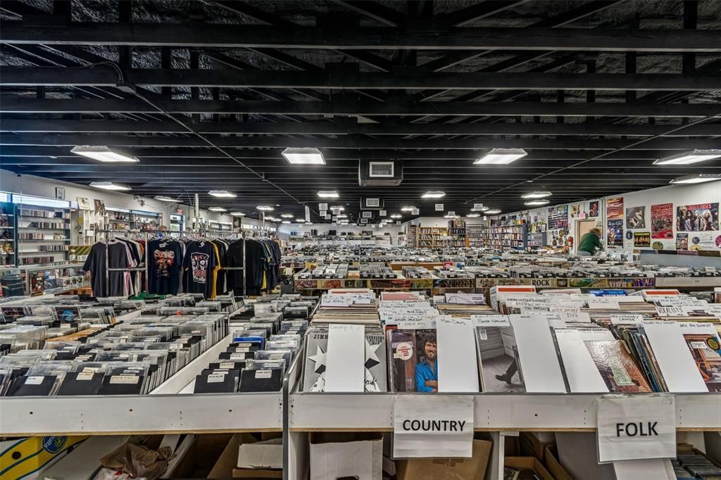 На продажу: $1,750,000 (0 спален, 0 ванн, 6400 Квадратных фут)