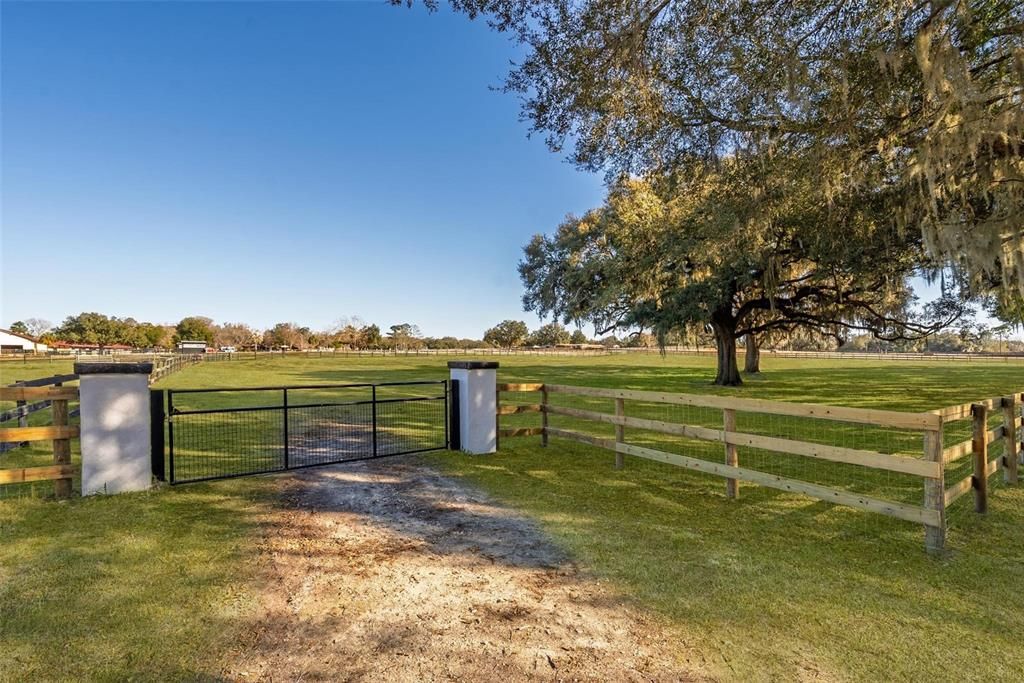 For Sale: $565,000 (10.00 acres)