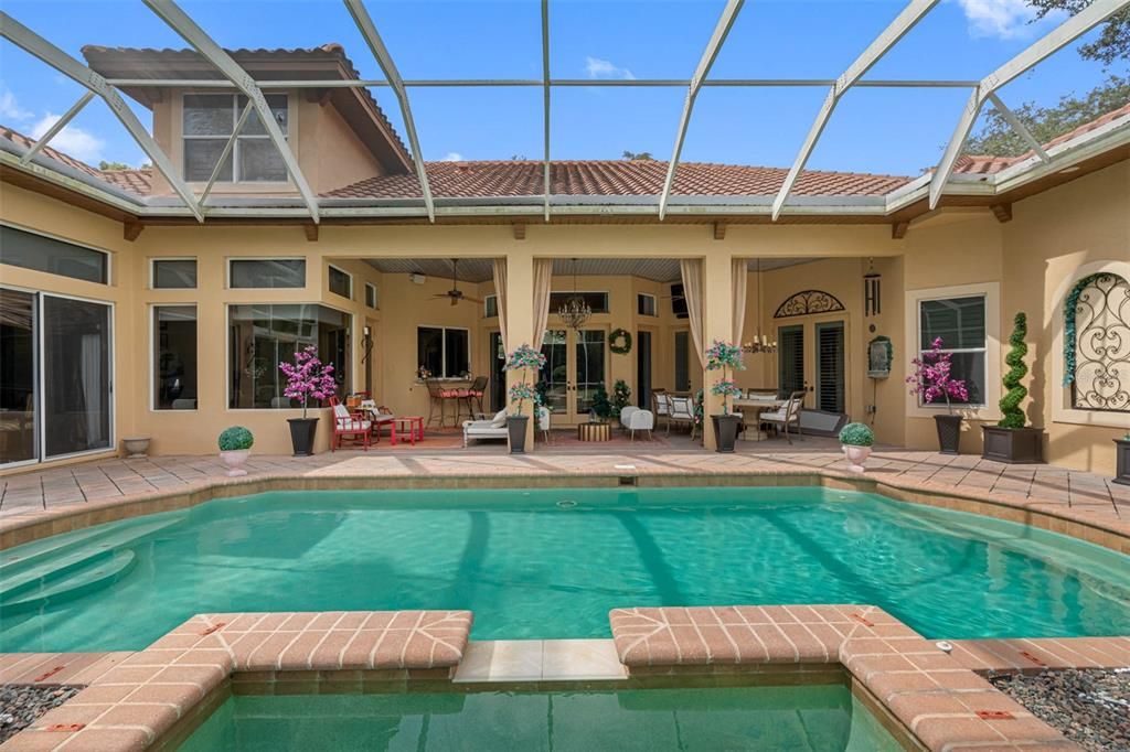 На продажу: $1,475,000 (5 спален, 4 ванн, 4570 Квадратных фут)