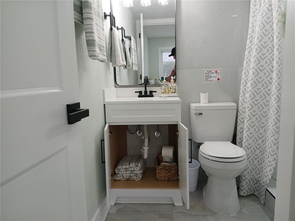 For Sale: $98,990 (1 beds, 1 baths, 336 Square Feet)