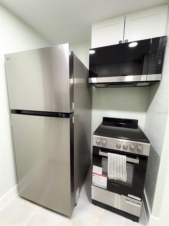 For Sale: $98,990 (1 beds, 1 baths, 336 Square Feet)