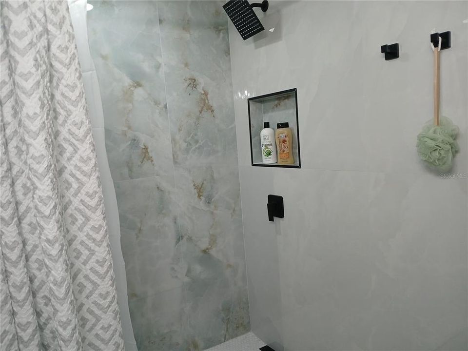 For Sale: $98,990 (1 beds, 1 baths, 336 Square Feet)