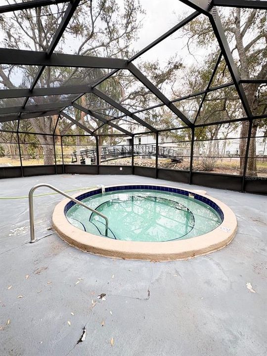 For Sale: $98,990 (1 beds, 1 baths, 336 Square Feet)
