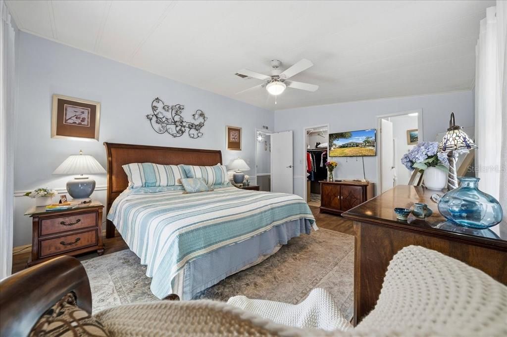 Active With Contract: $219,000 (2 beds, 2 baths, 1191 Square Feet)