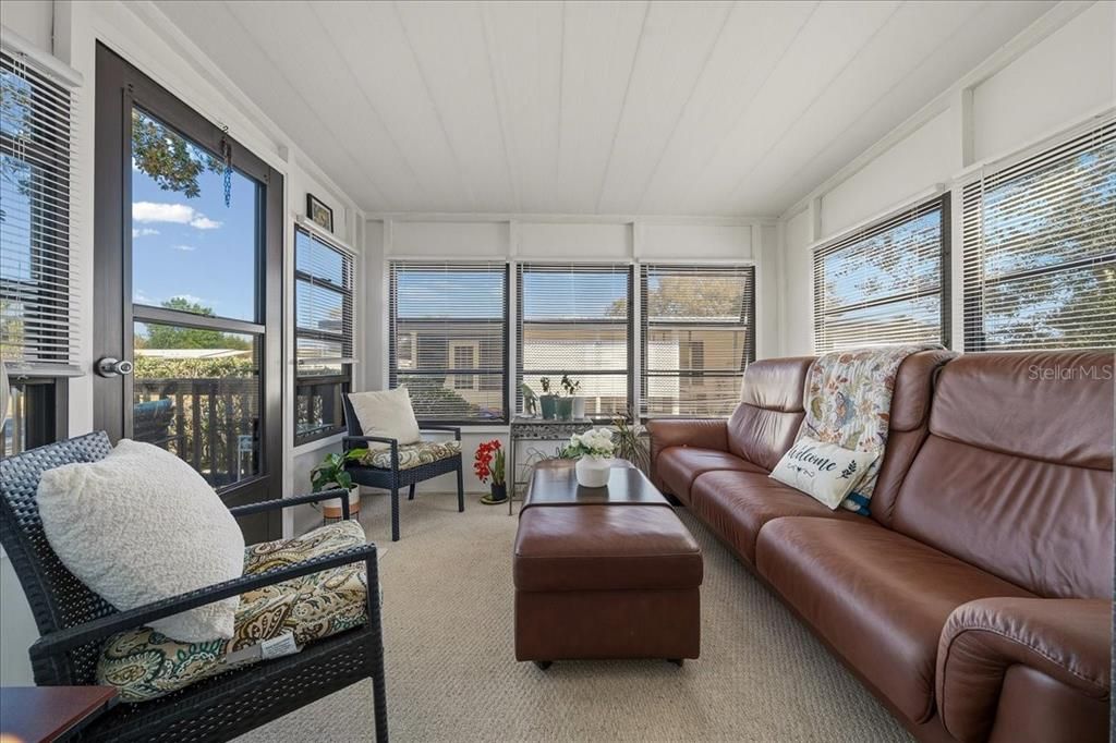 Active With Contract: $219,000 (2 beds, 2 baths, 1191 Square Feet)