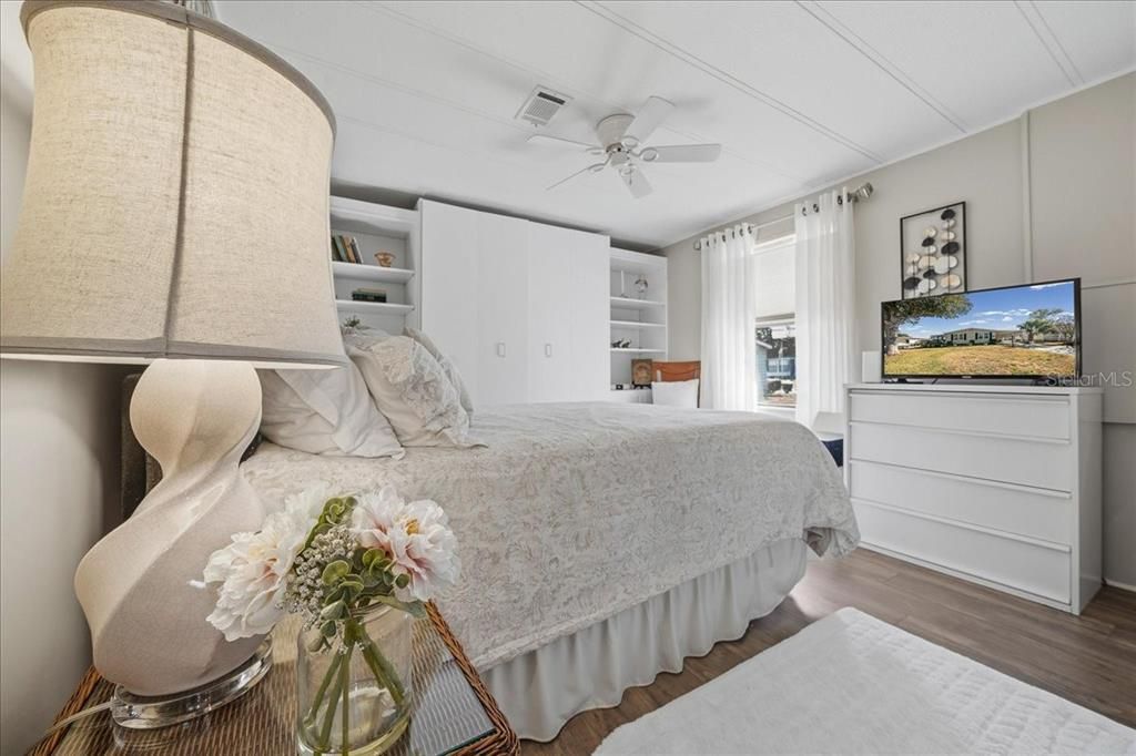 Active With Contract: $219,000 (2 beds, 2 baths, 1191 Square Feet)