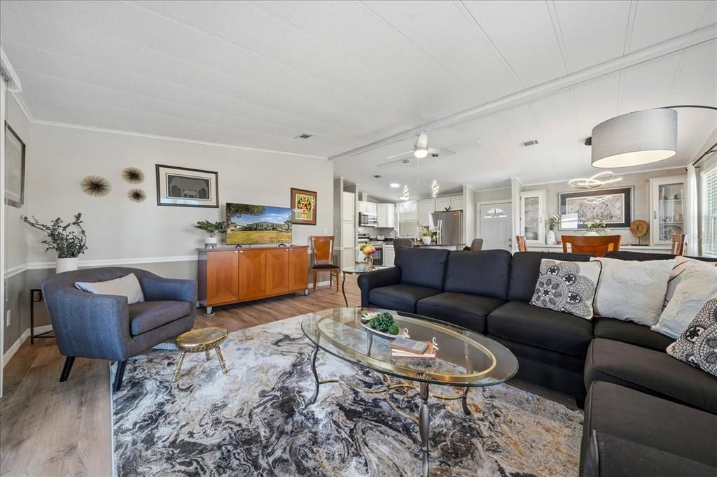 Active With Contract: $219,000 (2 beds, 2 baths, 1191 Square Feet)