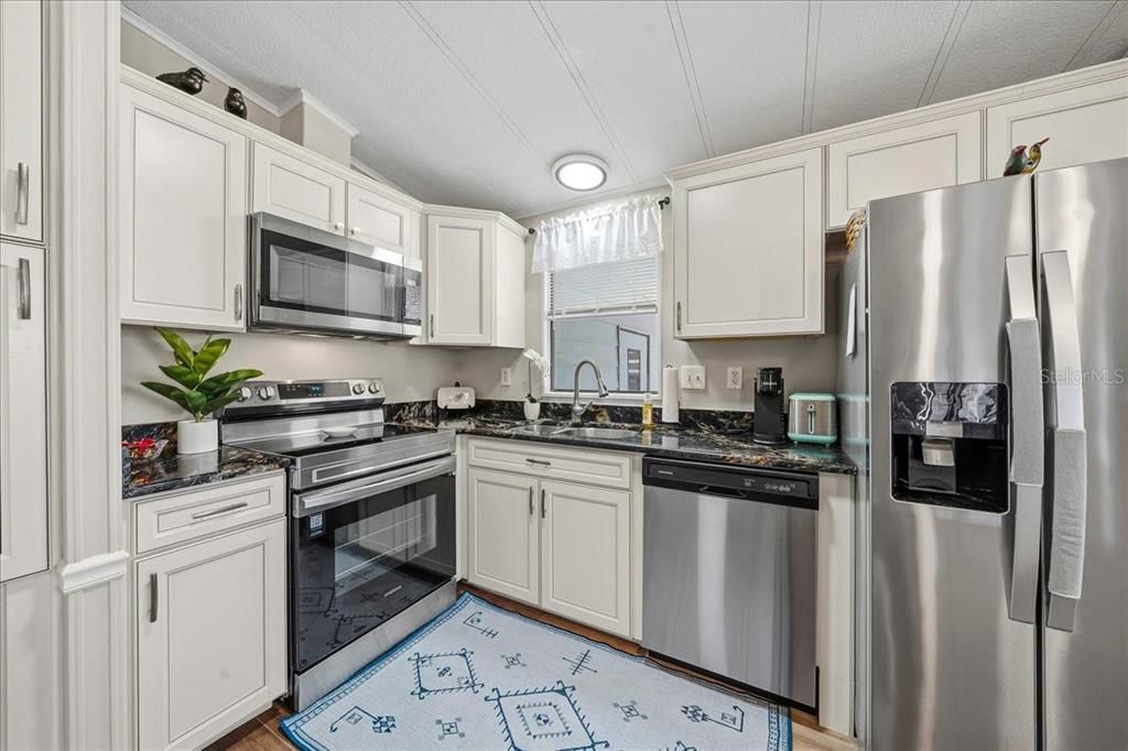 Active With Contract: $219,000 (2 beds, 2 baths, 1191 Square Feet)